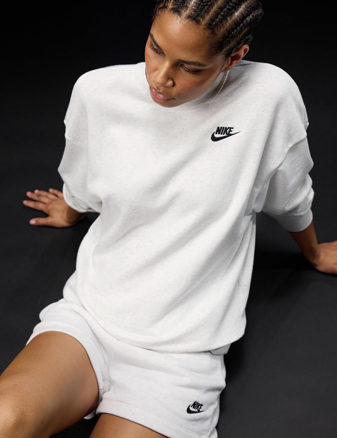 Nike Women's Sportswear Club Fleece Loose Crew-Neck Sweatshirt - Image 2